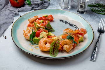 Salad with shrimp and salmon