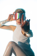People virtual glasses pushes the button