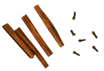 Set of cinnamon sticks and cloves