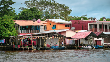 Maisons colorées Tortuguero