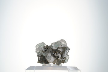 Fluorit, Blass, Stufe mit Pyrit, Spanien, Edelstein, Mineral, Schmuckstein