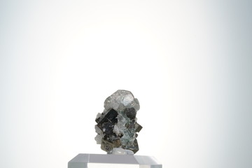 Fluorit, Blass, Stufe mit Pyrit, Spanien, Edelstein, Mineral, Schmuckstein