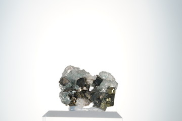 Fluorit, Blass, Stufe mit Pyrit, Spanien, Edelstein, Mineral, Schmuckstein