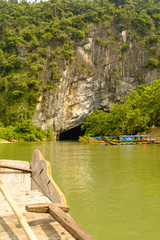 Phong Nha, Ke Bang cave, an amazing, wonderful cavern at Bo Trach, Quang Binh, Vietnam, is world heritage of Viet Nam, traveller visit by boat on water, wonderful place for travel - Imagen