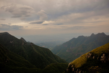 Fototapeta na wymiar Vale da Serra do Rio do Rastro visto do Canyon da Ronda