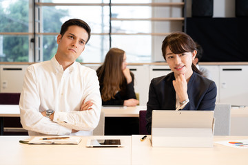 男性と女性のオフィスイメージ