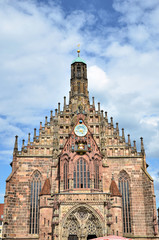 Fototapeta na wymiar Frauenkirche in der Nürnberger Altstadt