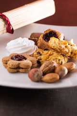 Composition with meringue and cookies