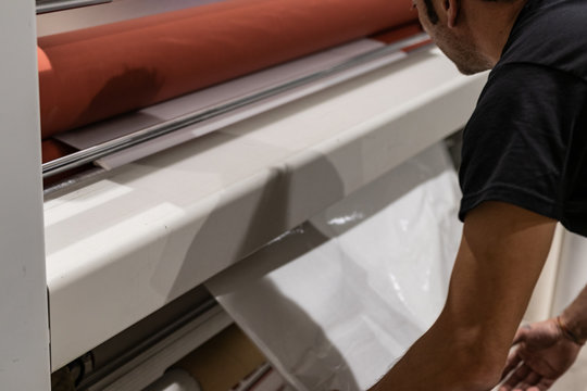 Lamination 이미지 – 찾아보기 30,480 스톡 사진, 벡터 및 비디오 | Adobe Stock