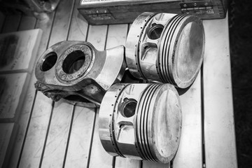 Aircraft pistons