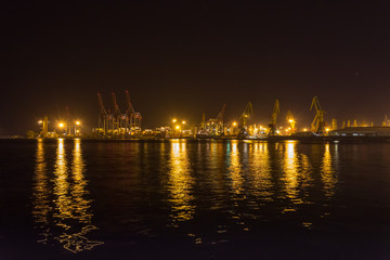 Fototapeta na wymiar port at night