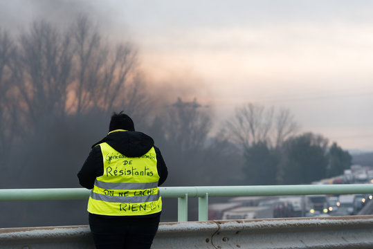 Gilet Jaune de dos avec inscription au dos - Manifestation France - R&eacute;volte