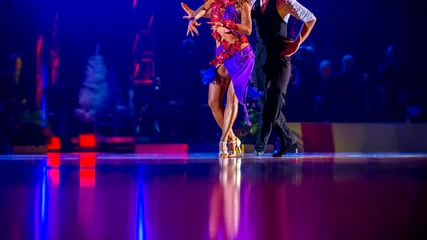 Foto op Plexiglas vrouw en man danser latino internationaal dansen © Augustas Cetkauskas