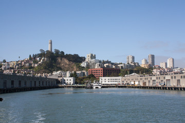 Obraz premium View of San Fransisco Harbour with Coit Tower in Background