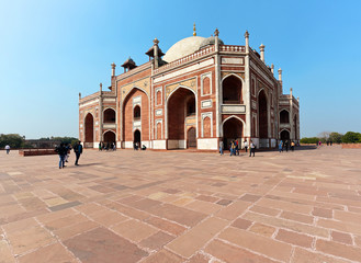 Fototapeta na wymiar Famous tourist Indian landmark Humayun s Tomb, built by the orders of Humayun's first wife and chief consort, empress Bega Begum in Delhi, India