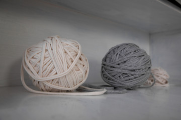 balls of thread (family)