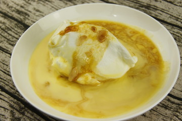 Ile flottante, crème anglaise
