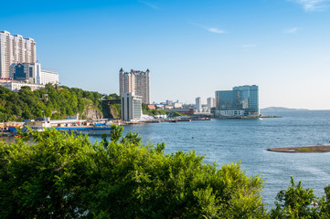 Obraz premium Russia, Vladivostok, July 2018 .: Sporting harbor on embankment of Vladivostok in summer