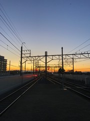 鉄道ホームからの夕焼け