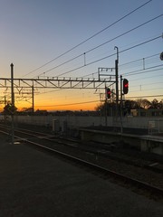 鉄道ホームからの夕焼け