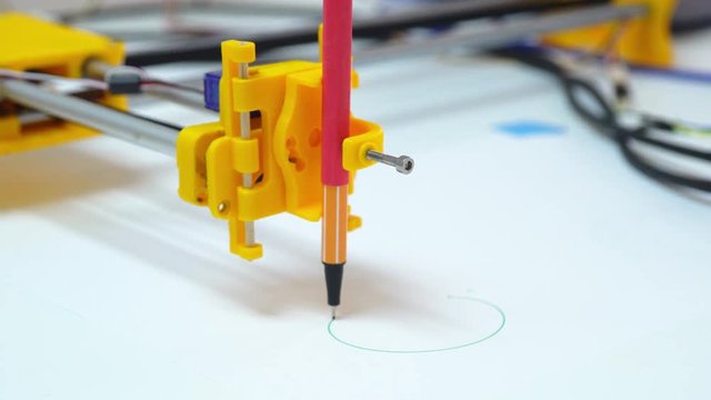Plotter draws abstract calligraphic patterns