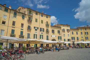 Naklejka premium Lucca - Piazza dell' Anfiteatro