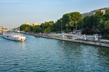 Vista del Sena en París, Francia