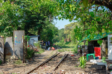 ヤンゴン 線路