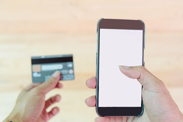 use credit card for shopping online by smartphone / hold credit card for shopping online by smartphone
