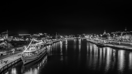 CITY AT NIGHT - Ship on the river, boulevards and landscape of Szczecin in the night illumination - obrazy, fototapety, plakaty