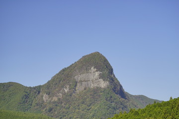 天然記念物　兜岩　青空バック
