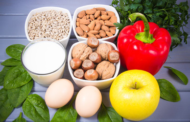 The ingredients of the dishes containing vitamin E. A healthy diet.