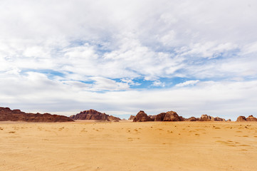 Fototapeta na wymiar Wide view of mountains and desert in Jordan.