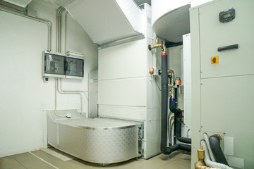 heat pump and air treatment machine for air conditioning