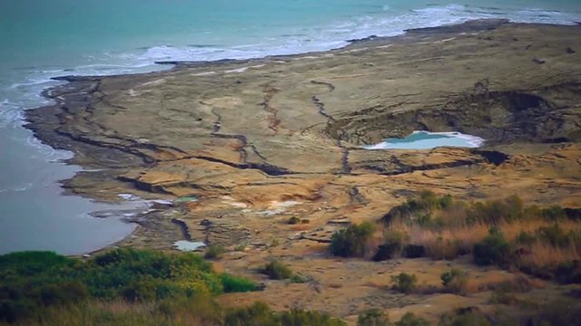 ead Sea coast in slow motion