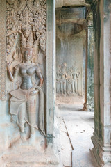 アンコールワットの彫像