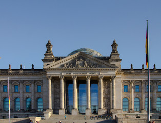 Obraz premium Reistag - parliament building in Berlin. Government quarter. Tourist attraction. Fragments. Close-up. Famous place. The capital of the European city.