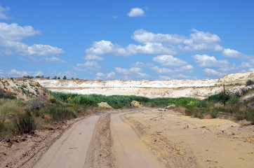 Industrial working out of forming sand
