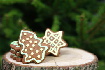 Ręcznie malowane pierniki choinka i gwiazda - Boże Narodzenie © Cezzar