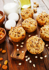 Diet oat muffins with raisins