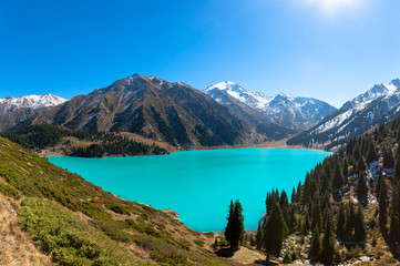 Fototapeta na wymiar Big Almaty Lake in the mountains