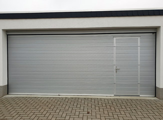 Garage mit Rolltor Rollladen