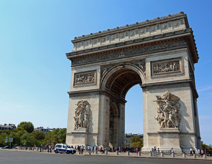 Fototapeta na wymiar triumphal arch in Paris in France