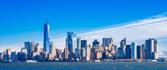 Fototapeta na wymiar ニューヨーク　マンハッタンの摩天楼　ワイド