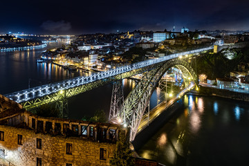 Fototapeta na wymiar Ponte Luis I bridge in Porto