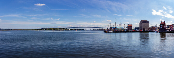 Fototapeta na wymiar Panorama Hafen von Stralsund