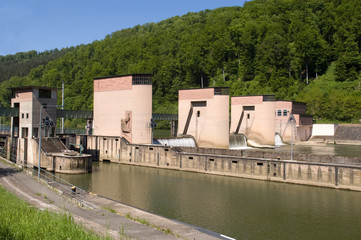 Stauanlage Guttenbach am Neckar