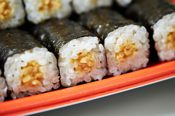 Natto sushi rolls 