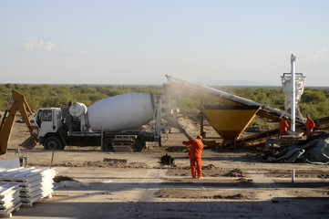 Hormigonera Betoniera Betonmolen Betonmischer Bétonnière Concrete mixer