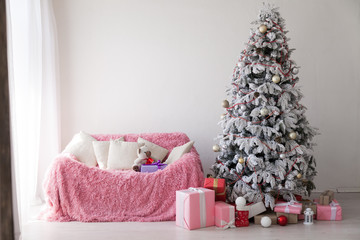 Christmas tree with presents, Garland lights new year